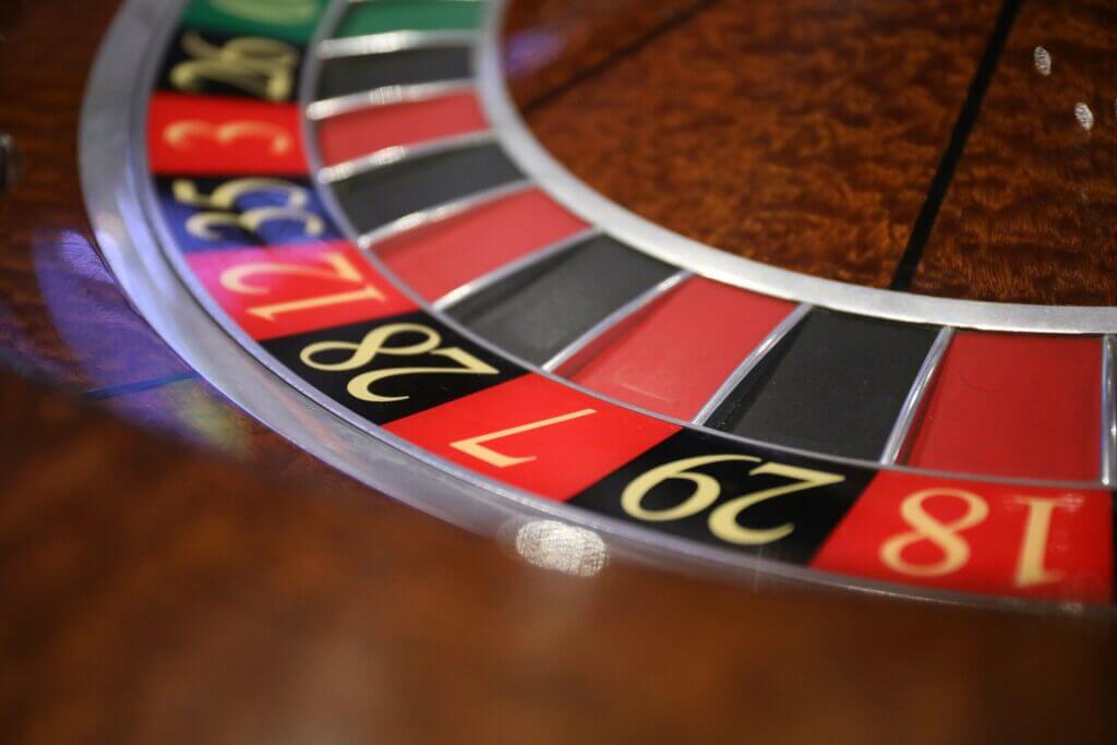 play casino games free roulette